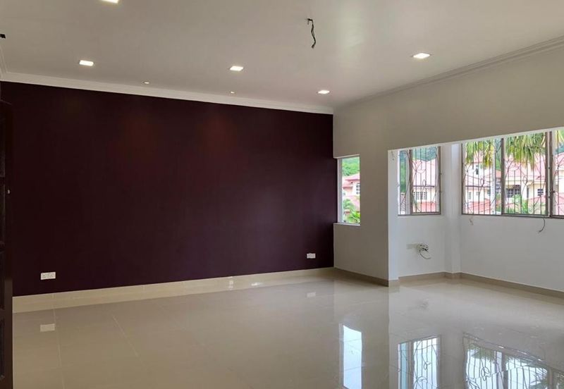 Nice renovated semi D