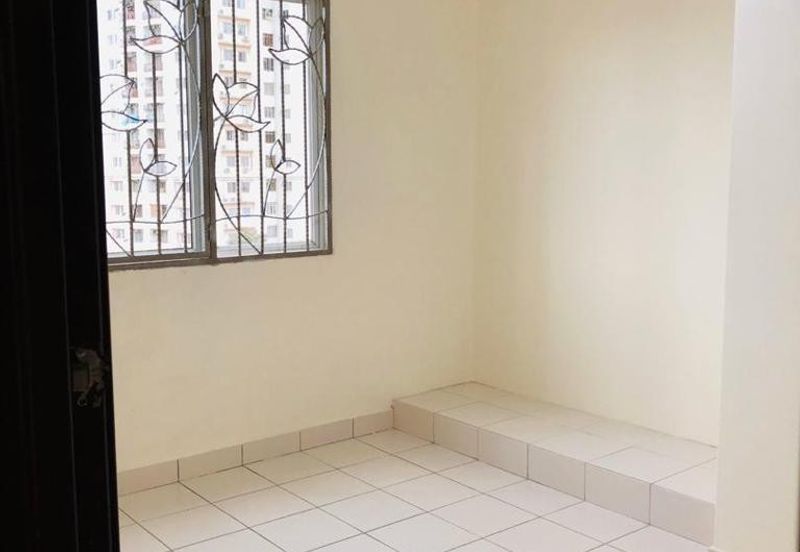 Nice renovated semi D