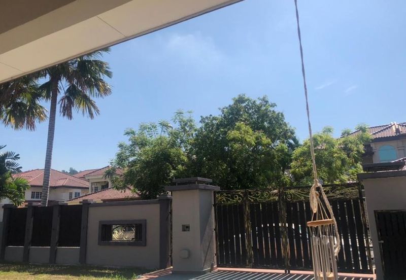 Nice renovated semi D