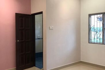 Nice renovated semi D