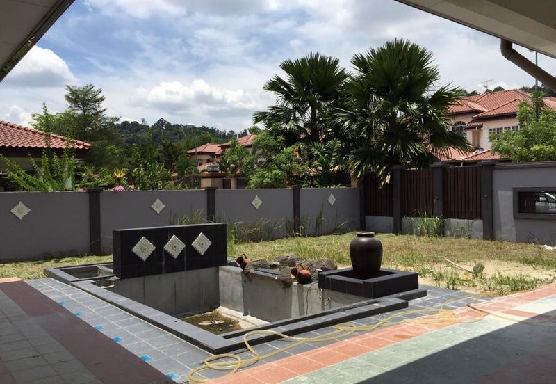 Nice renovated semi D