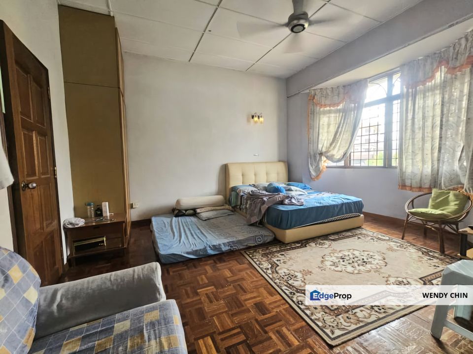 Facing empty land, Selangor, Petaling Jaya
