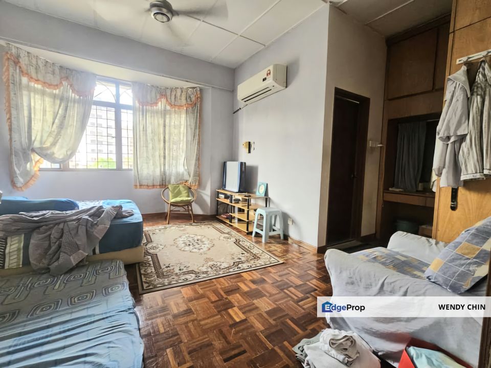 Facing empty land, Selangor, Petaling Jaya