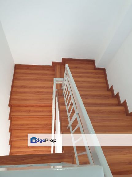 Bandar Puteri Klang 2 storey terrace house with new vinyl flooring for sale, Selangor, Klang