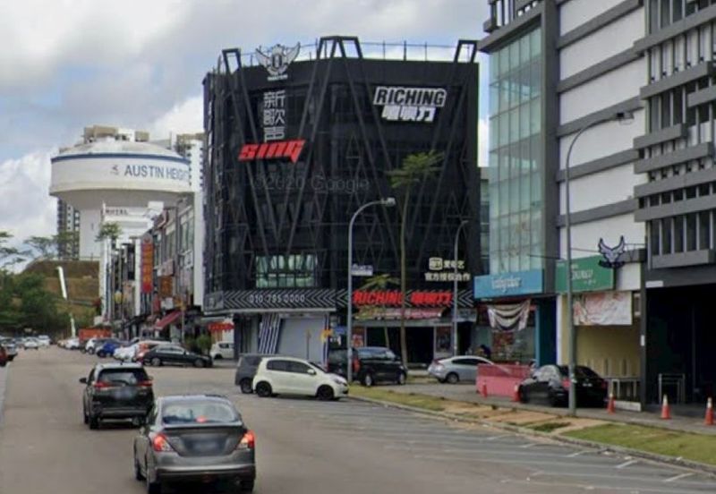 Jalan Austin Heights