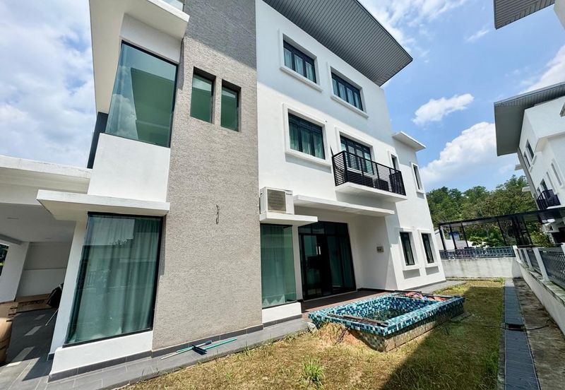 Akira @ 16 Sierra (Sierra 9)