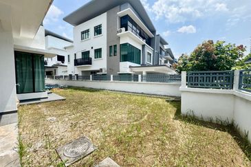 Akira @ 16 Sierra (Sierra 9)