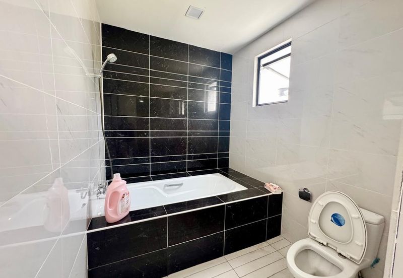 Akira @ 16 Sierra (Sierra 9)