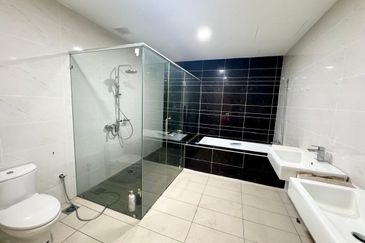 Akira @ 16 Sierra (Sierra 9)