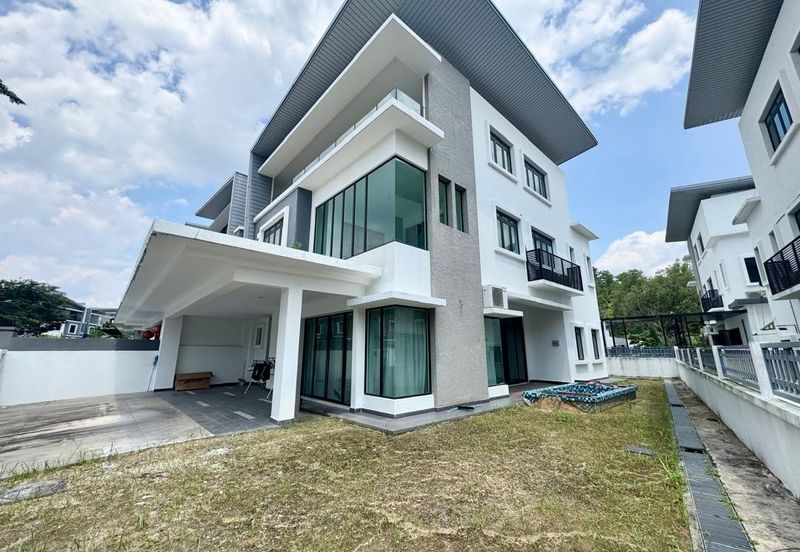 Akira @ 16 Sierra (Sierra 9)