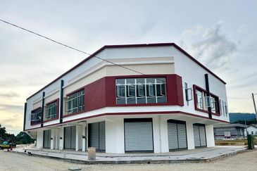 New Shoplot , 2 Storey Shoplot 22x70 , Taman Sri Nova Utama Tampin 