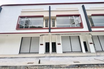 New Shoplot , 2 Storey Shoplot 22x70 , Taman Sri Nova Utama Tampin 