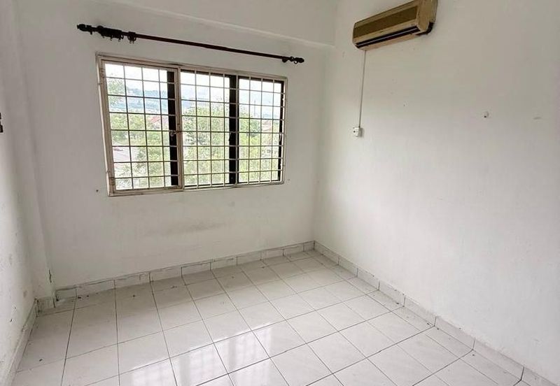 Taman Lembah Maju 600 Apartment