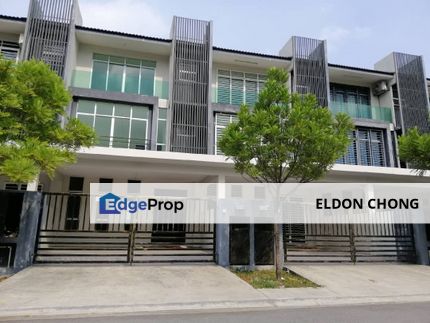 FULL LOAN !!! 3 Storey 7rooms 7baths , Bangi Avenue 7 , Seri Putra, Selangor, Bangi