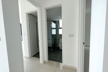 The M @ Medini Macrolink