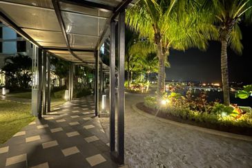 The M @ Medini Macrolink