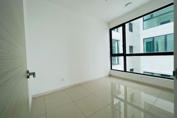 The M @ Medini Macrolink