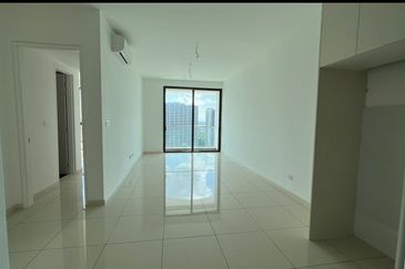 The M @ Medini Macrolink