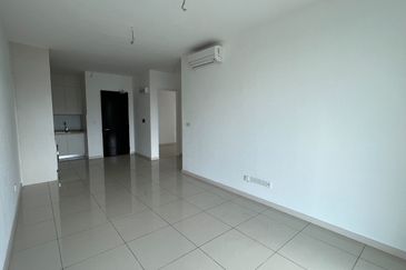 The M @ Medini Macrolink