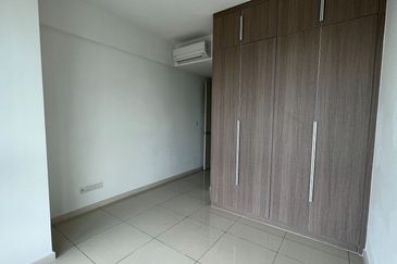 The M @ Medini Macrolink