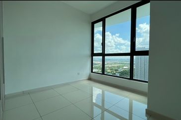 The M @ Medini Macrolink