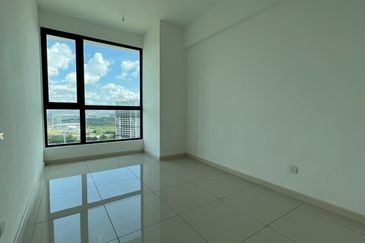 The M @ Medini Macrolink