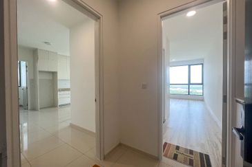 The M @ Medini Macrolink