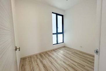 The M @ Medini Macrolink