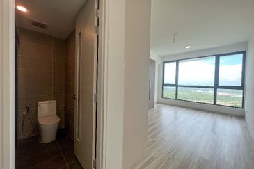 The M @ Medini Macrolink