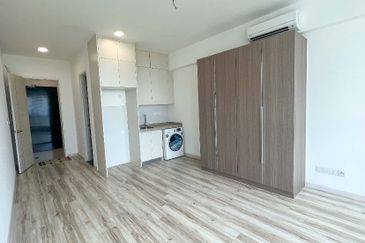 The M @ Medini Macrolink