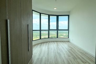 The M @ Medini Macrolink