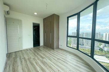 The M @ Medini Macrolink