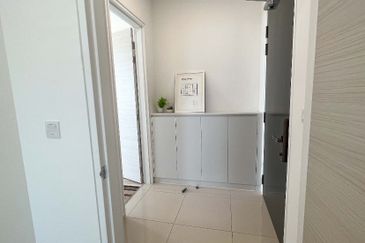 The M @ Medini Macrolink