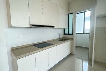 The M @ Medini Macrolink