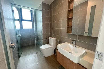 The M @ Medini Macrolink