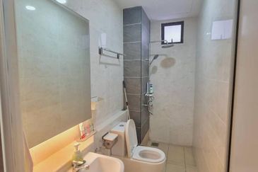 D'Summit Residences @ Kempas Utama