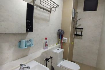 D'Summit Residences @ Kempas Utama