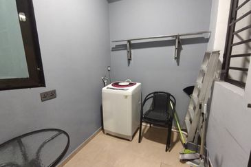 D'Summit Residences @ Kempas Utama