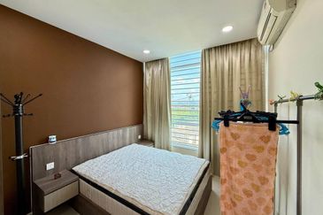 Dedaun Hijau (Greenfield Regency)