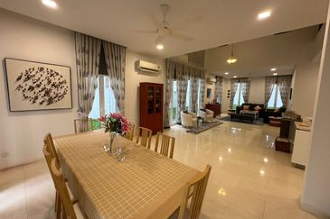 Emerald Bay @ Puteri harbour