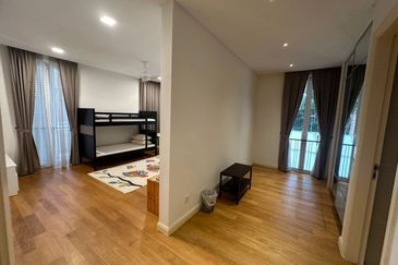 Emerald Bay @ Puteri harbour