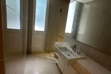 Emerald Bay @ Puteri harbour