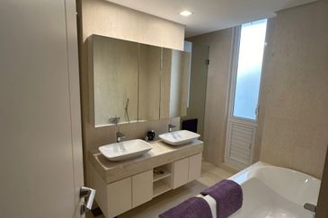 Emerald Bay @ Puteri harbour