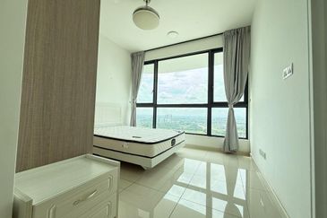 The M @ Medini Macrolink