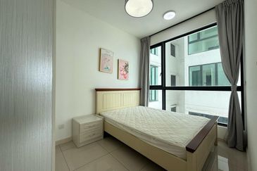 The M @ Medini Macrolink