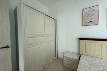 The M @ Medini Macrolink