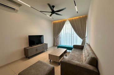 The M @ Medini Macrolink