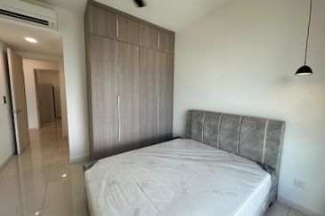 The M @ Medini Macrolink