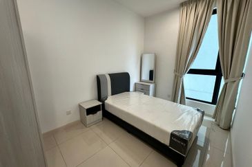 The M @ Medini Macrolink