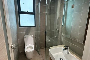 The M @ Medini Macrolink